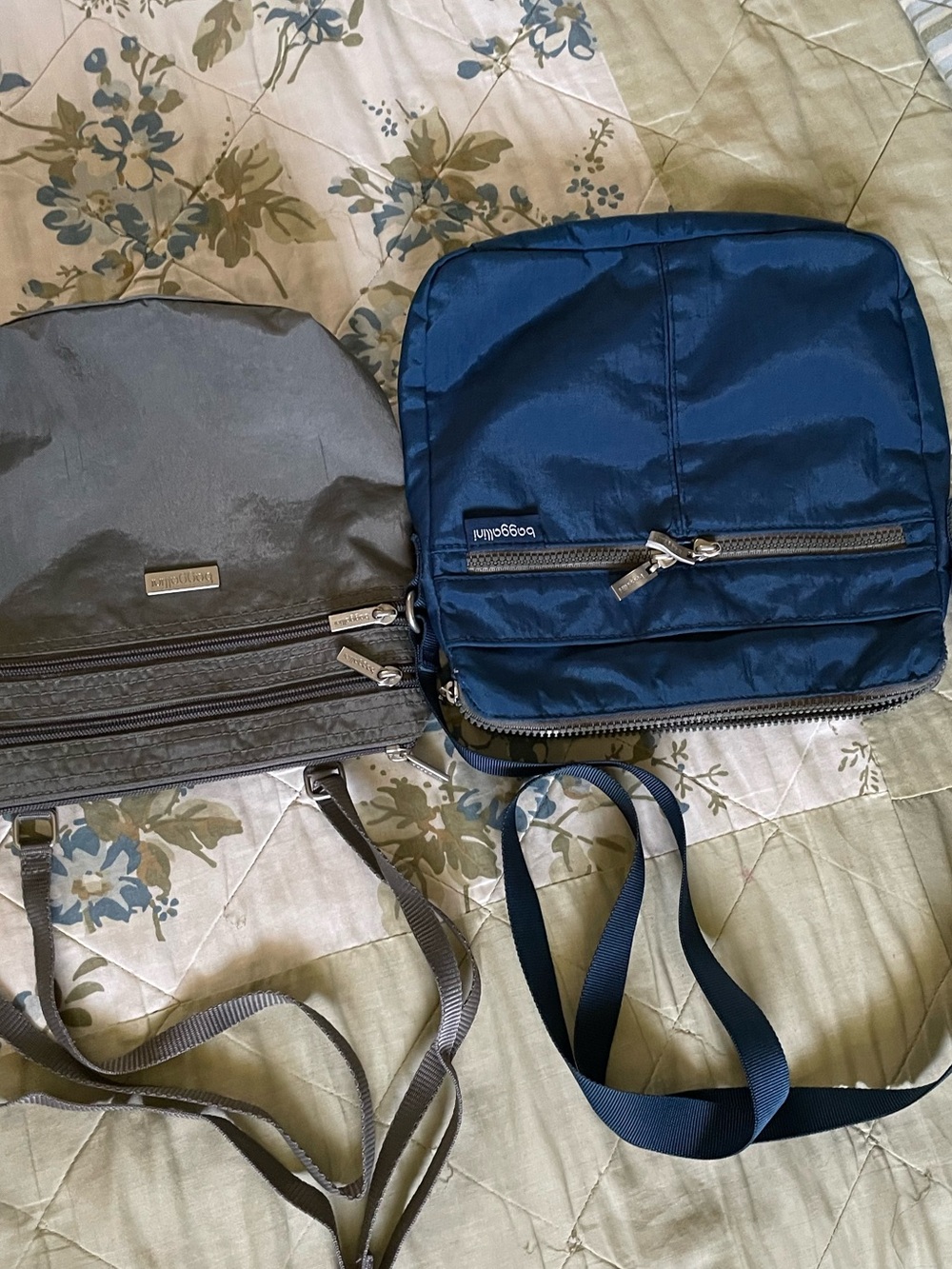 Baggallini bags/Crossbody bags - Picture 9 of 12